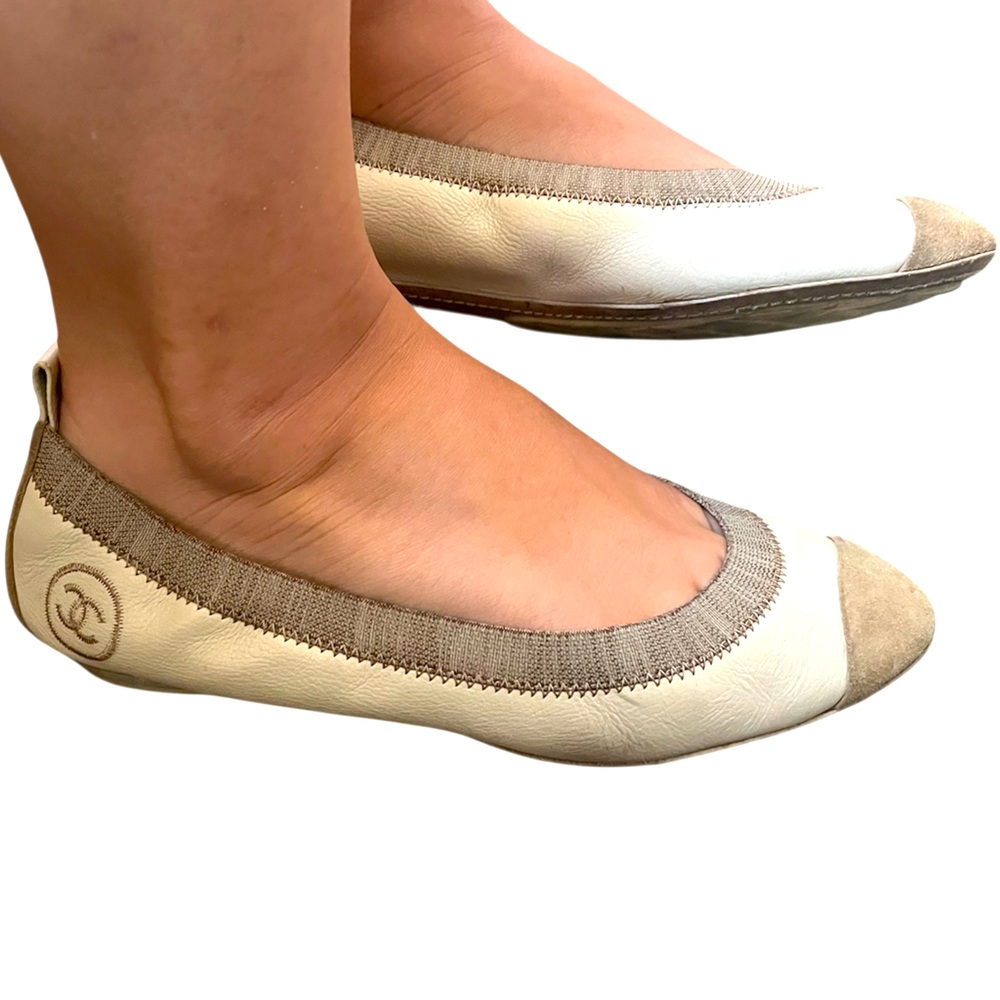 Chanel Women's Cream and Tan Ballet Flats size 7 - Picture 3 of 9